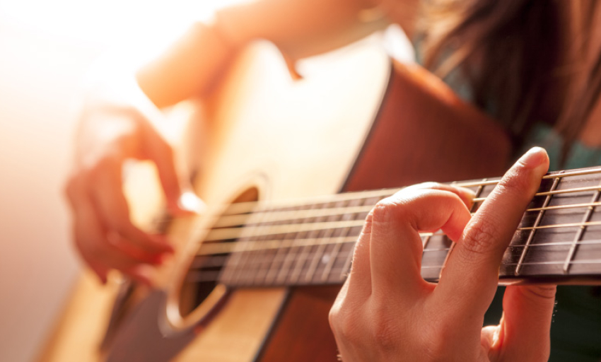 Âm nhạc và đời sống: Cây đàn sinh viên