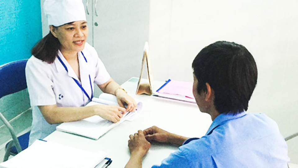 Chuyện cuối tuần: Quan tâm tới người có HIV