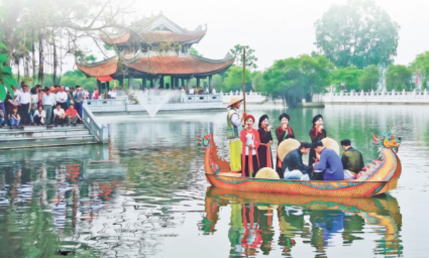 Văn hóa và Du lịch: Hòa mình vào điệu hát ca trù trên miền quê quan họ