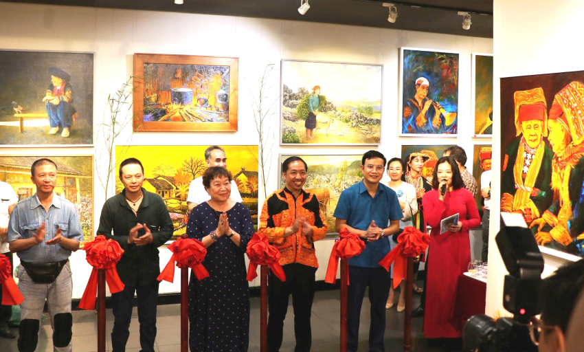Văn hóa và Du lịch: Triển lãm tranh “Câu chuyện vùng cao”