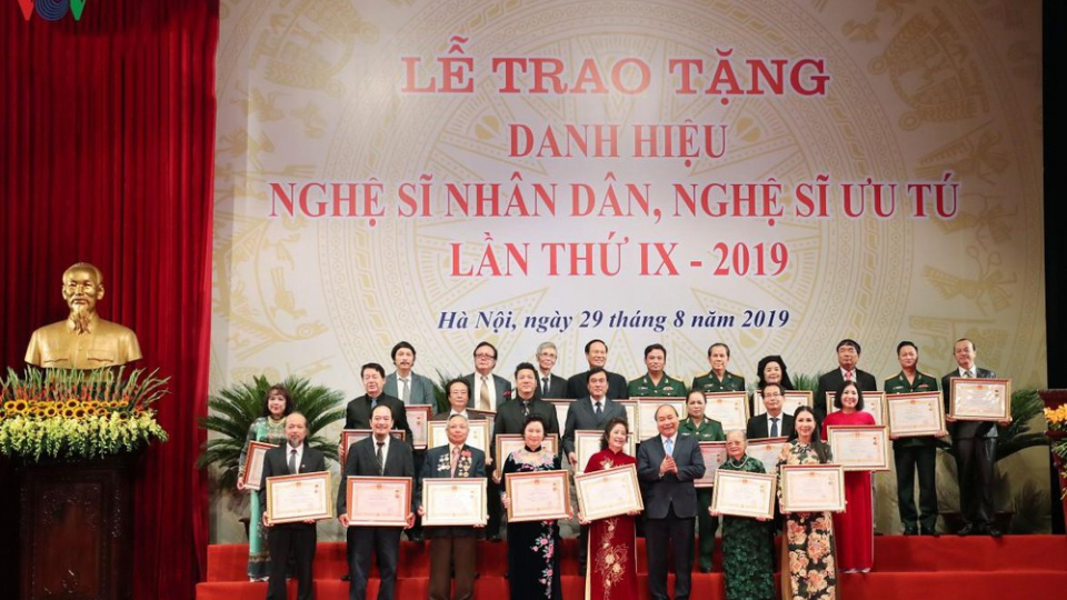 Văn hóa và du lịch: Vấn đề xét tặng danh hiệu nghệ nhân