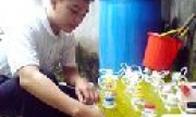 Chàng thủ khoa chuyên bán nước rửa bát