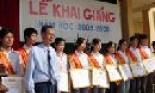 Trường THPT dân lập Từ Sơn khen thưởng 25 học sinh đỗ Đại học