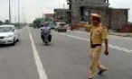 Vẫn còn nhiều tồn tại trong xử lý ô tô mang biển số không đúng quy định, xe không chuyển quyền sở hữu