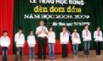 Trao 70 suất học bổng “Đèn đom đóm” cho học sinh nghèo vượt khó học giỏi