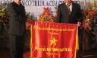 Công ty Nam Hồng đón nhận Cờ thi đua Chính phủ
