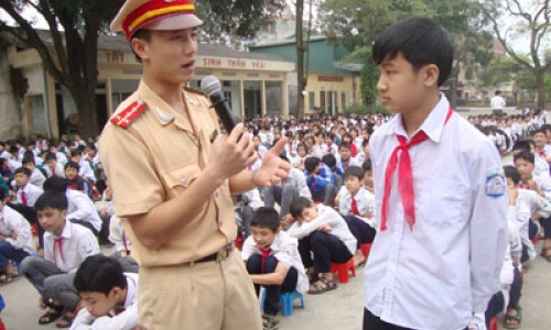 Hơn 900 học sinh được tuyên truyền Luật Giao thông đường bộ