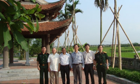 Trồng lại rừng báng trên quê hương nhà Lý
