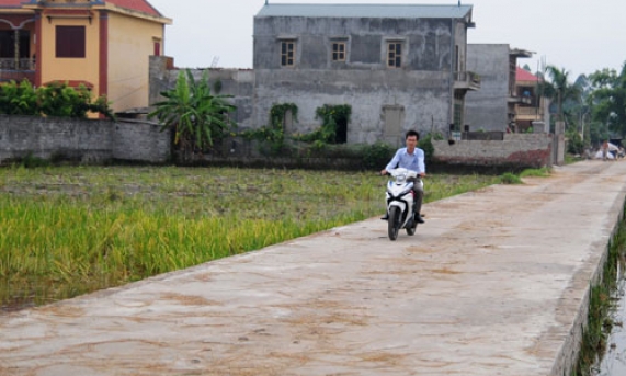 Phượng Mao xây dựng giao thông theo tiêu chí nông thôn mới