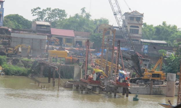 UBND tỉnh bàn biện pháp giải phóng mặt bằng xây dựng mới cầu đường bộ Thị Cầu