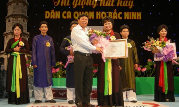 Thi giọng hát hay dân ca Quan họ vòng thi số 1