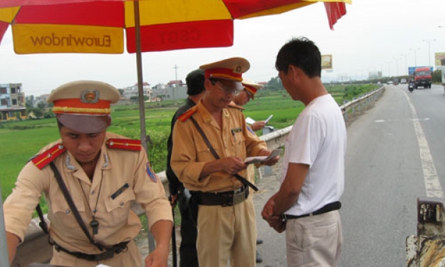 Tai nạn giao thông đang được kiềm chế