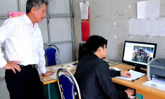 Quản lý xe buýt bằng thiết bị giám sát hành trình