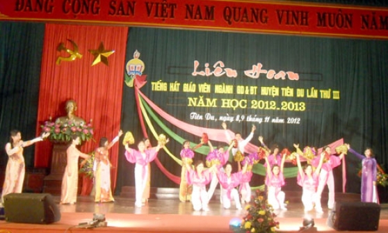 Liên hoan “Tiếng hát giáo viên” huyện Tiên Du năm học 2012-2013