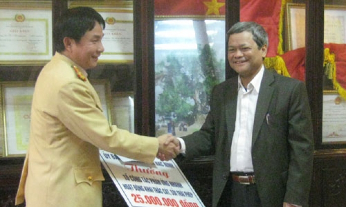 Tiếp tục thực hiện nghiêm sự chỉ đạo của tỉnh về quản lý khai thác, tập kết cát sỏi lòng sông