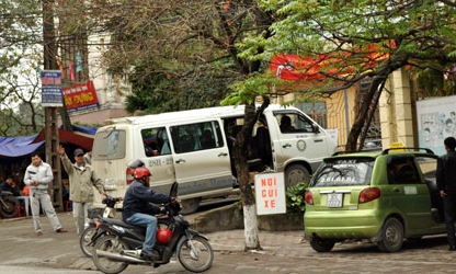 Nở rộ dịch vụ “ăn theo” đền bà Chúa Kho