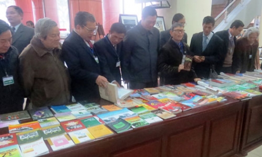 Chào mừng thành công Đại hội, Hội VHNT tỉnh nhiệm kỳ 2013 – 2018