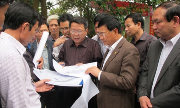 Bí thư Tỉnh ủy Trần Văn Túy kiểm tra tiến độ thi công trùng tu, tôn tạo khu di tích Lăng Kinh Dương Vương