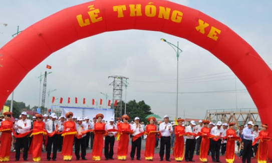 Thông xe cầu đường bộ Thị Cầu