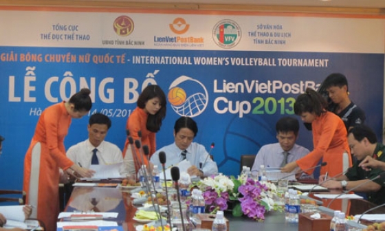 Họp báo công bố Giải Bóng chuyền nữ Quốc tế Cup LienVietPostBank 2013