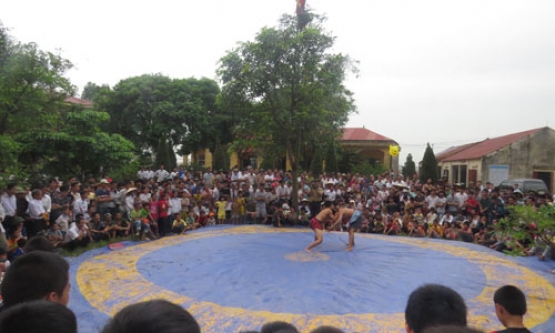 Gìn giữ và phát triển môn vật quê hương