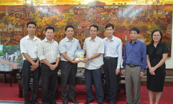 “Cẩm nang Du lịch và Đầu tư Bắc Ninh 2013”