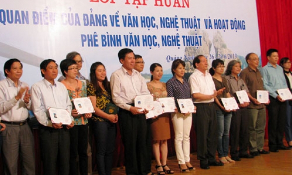 Tập huấn quan điểm của Đảng về văn học, nghệ thuật và hoạt động phê bình văn học, nghệ thuật