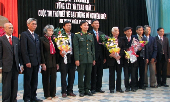 Thơ dâng Đại tướng Võ Nguyên Giáp