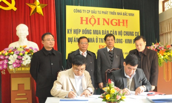 Ký kết hợp đồng mua bán nhà cho người thu nhập thấp 