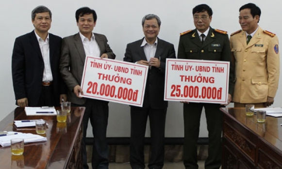 Tăng cường kiểm tra, xử lý hoạt động khai thác cát, sỏi lòng sông trái phép