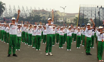 1.300 môn sinh đồng diễn thể dục dưỡng sinh Người Cao tuổi