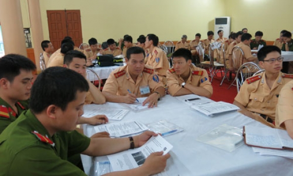 Tập huấn nâng cao kỹ năng kiểm soát, xử lý vi phạm nồng độ cồn và mũ bảo hiểm cho trẻ em