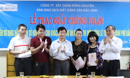 Cấp giấy chứng nhận quyền sử dụng đất tại dự án đường Lê Thái Tổ