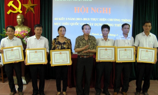 Khen thưởng các xã có thành tích trong chương trình xây dựng Nông thôn mới