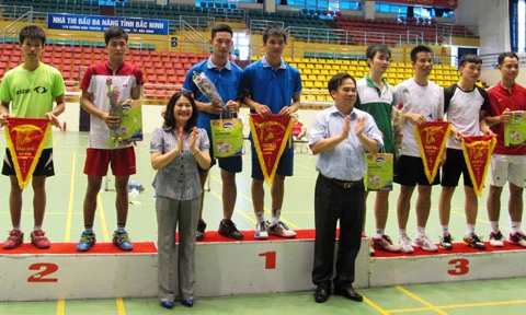 Bế mạc Giải cầu lông cán bộ, CNVCLĐ tỉnh năm 2014