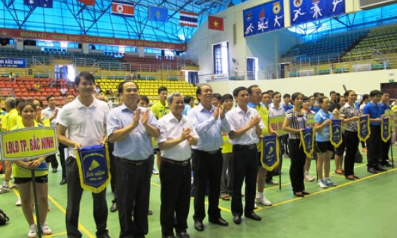 Khai mạc Giải Cầu lông cán bộ, CNVCLĐ tỉnh năm 2014