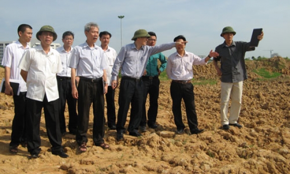 UBND tỉnh bàn giải pháp tiêu thoát nước đô thị  mùa mưa 2014