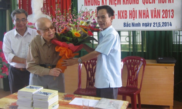 Giới thiệu và trao đổi tác phẩm “Những kỷ niệm không quên”