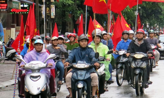 Ra quân hưởng ứng Tháng an toàn giao thông