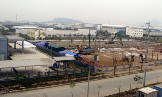 Phấn đấu đến năm 2020 đáp ứng 80% nhu cầu dịch vụ thu gom, vận chuyển chất thải rắn trong các KCN