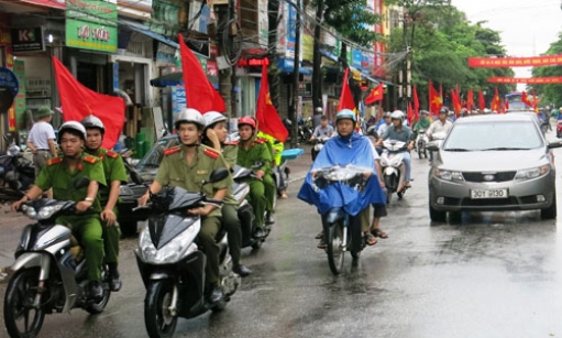 Ra quân hưởng ứng Tháng ATGT