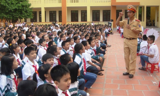 Tuyên truyền Luật Giao thông trong trường học