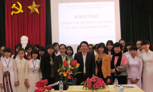 Khai giảng lớp sáng tác bồi dưỡng năng khiếu văn học nghệ thuật năm 2014