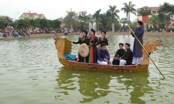 Bên dòng sông  Quan họ
