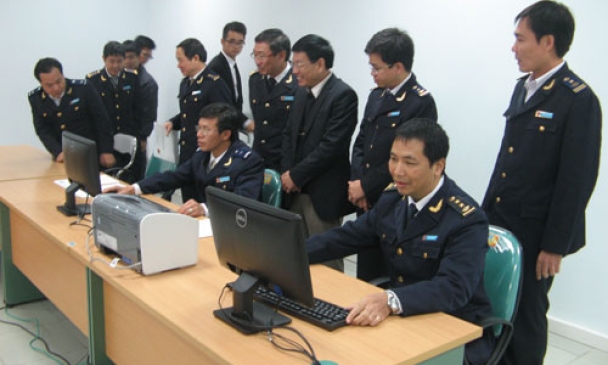 Công bố quyết định thành lập Đội Thủ tục hải quan KCN VSIP