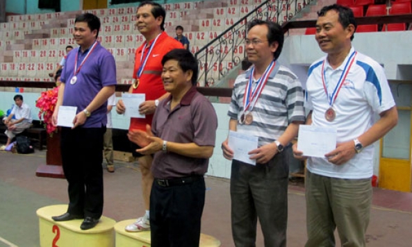 Gần 80 tay vợt dự Giải bóng bàn báo Đảng 9 tỉnh, thành phố phía Bắc năm 2015