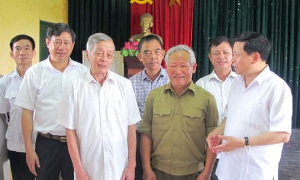 Bí thư Tỉnh ủy Nguyễn Nhân Chiến dự sinh hoạt Chi bộ tại Yên Phong