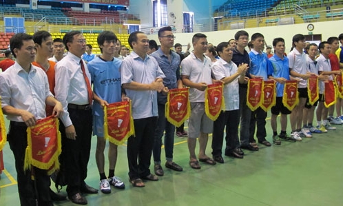 Công đoàn các Khu Công nghiệp: 130 vận động viên tham gia Giải cầu lông CNVCLĐ lần thứ II