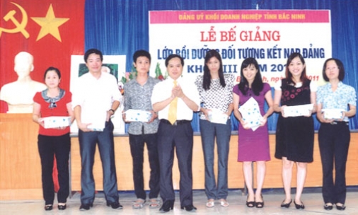 Phát triển tổ chức Đảng và đảng viên trong các doanh nghiệp ngoài Nhà nước