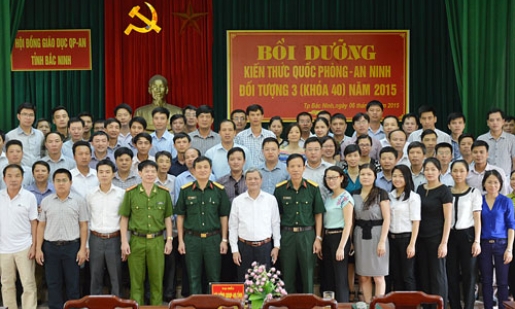 Đồng chí Chủ tịch UBND tỉnh Nguyễn Tử Quỳnh dự khai giảng lớp bồi dưỡng kiến thức QP-AN đối tượng 3